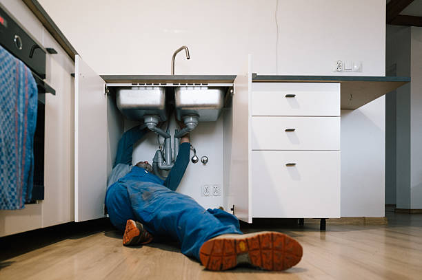 Professional Leak Detection technician working in Alton Bay, NH